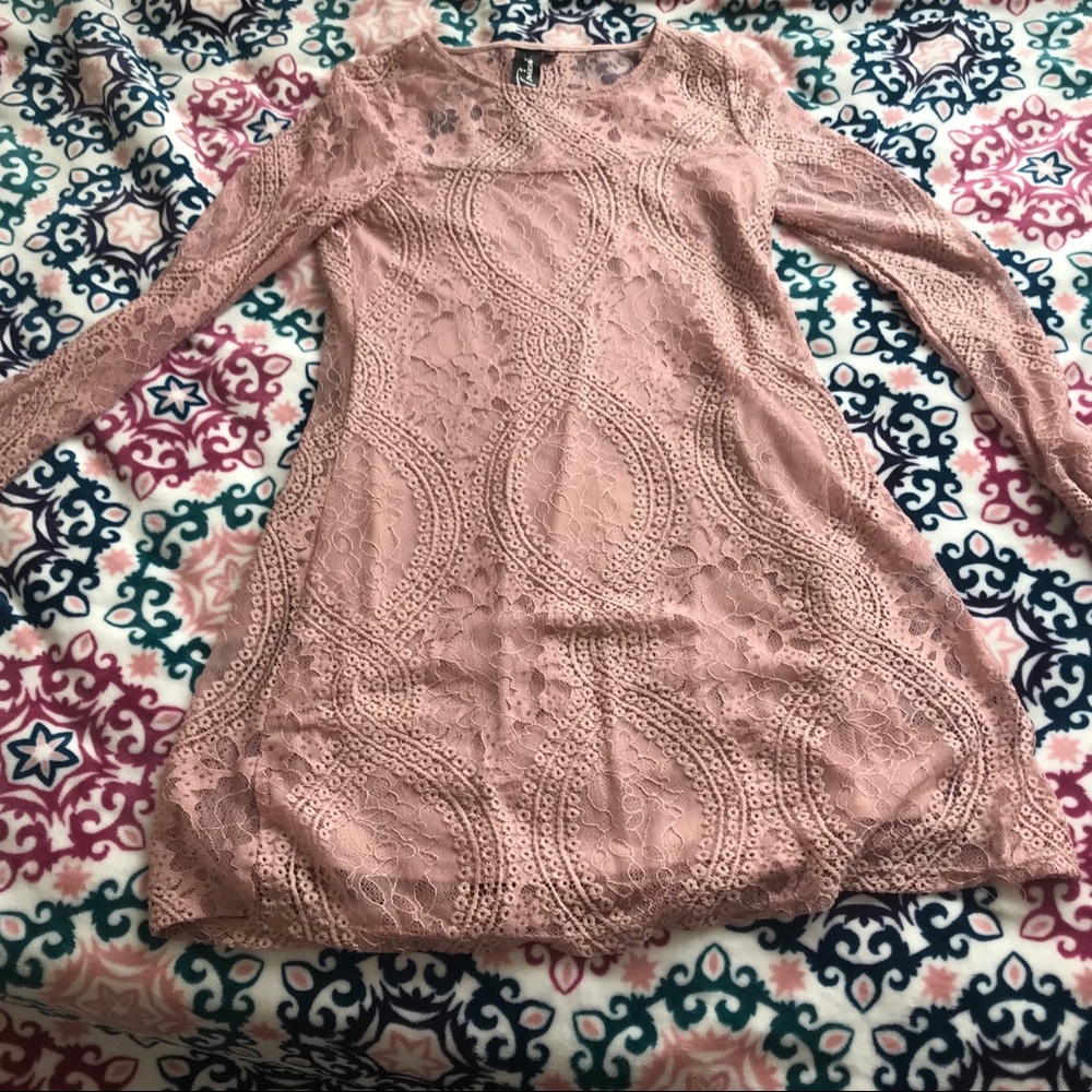never worn pink lace dress